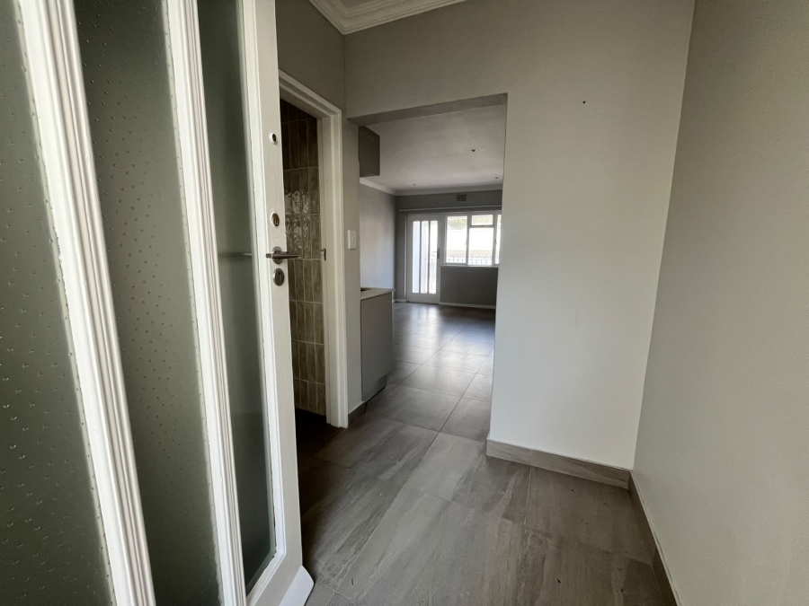 2 Bedroom Property for Sale in Sea Point Western Cape
